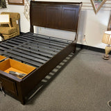 Wood Bed (Queen)