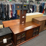 Wood Stand (TV)