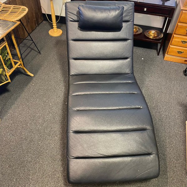Pleather Chaise (Indoor)