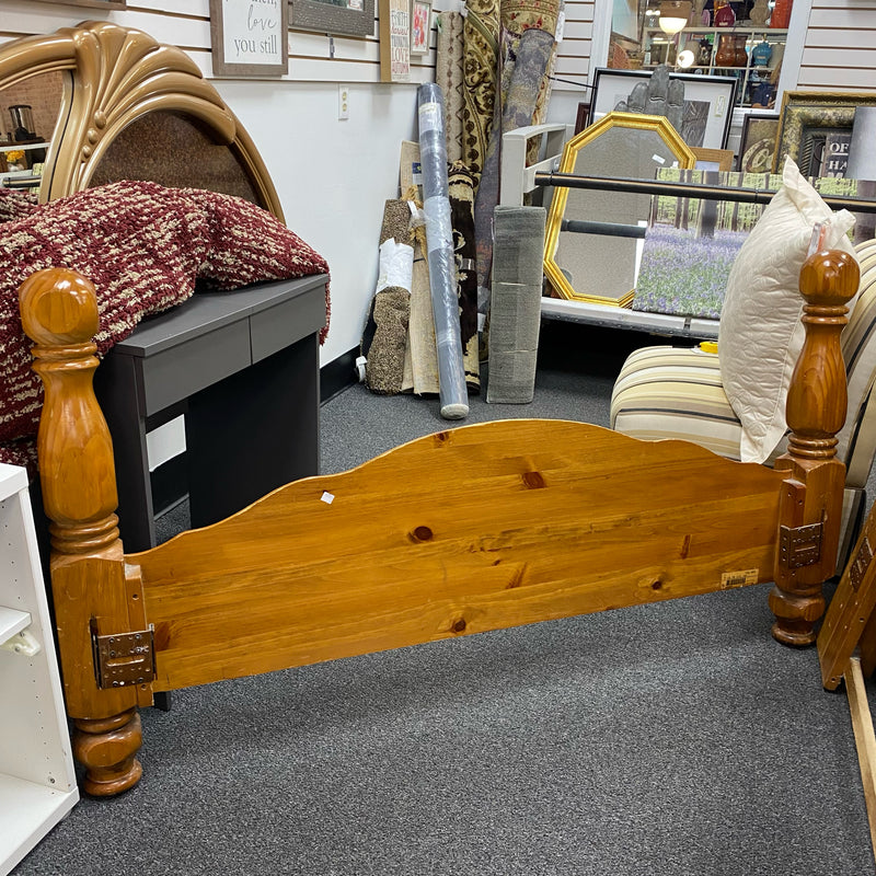 Wood Bed (Queen)