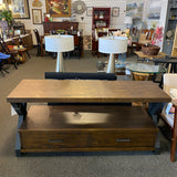 Wood Stand (TV)