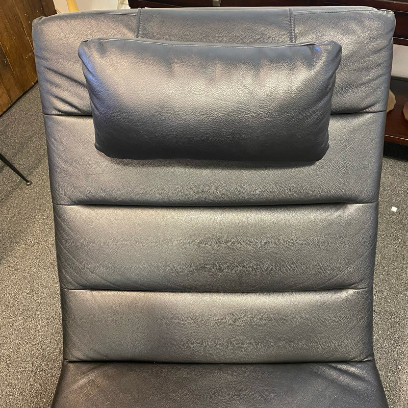 Pleather Chaise (Indoor)
