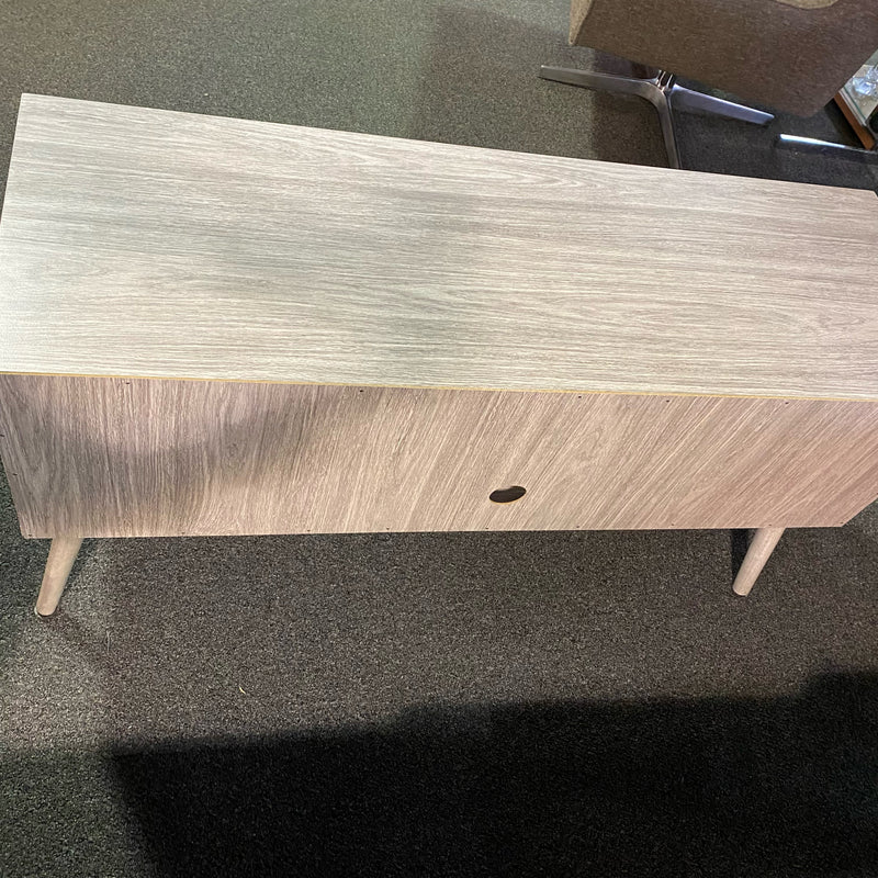 Wood Stand (TV)