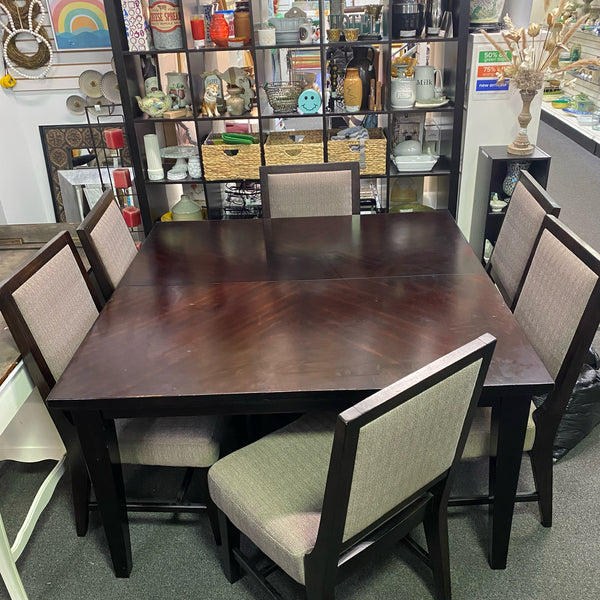 Table ( W/ Chairs)