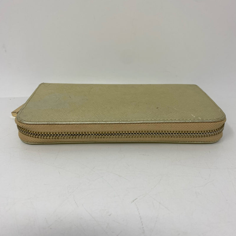 tory burch designer  wallet