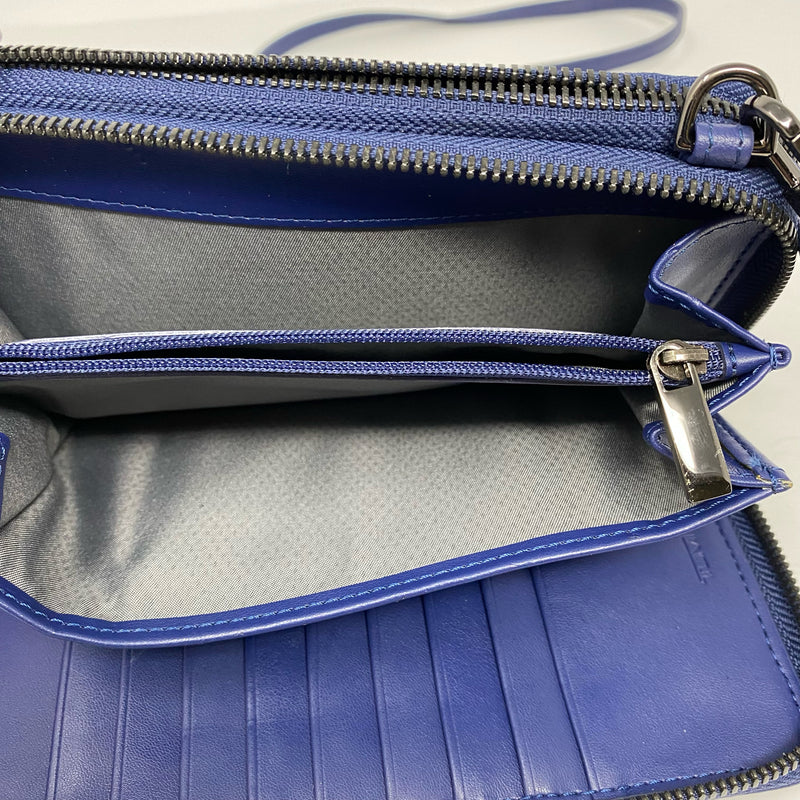 TUMI designer  purse