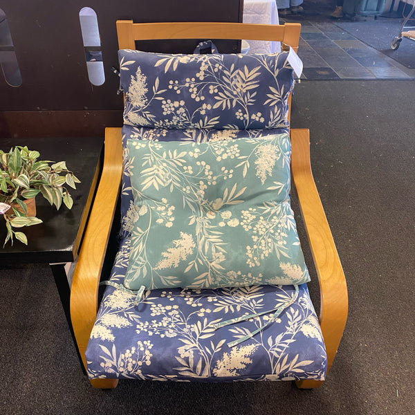 Wood and fabric Chair (Accent - single)