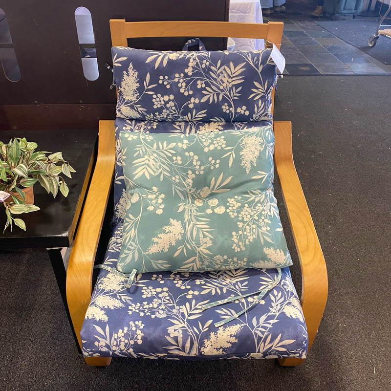 Wood and fabric Chair (Accent - single)