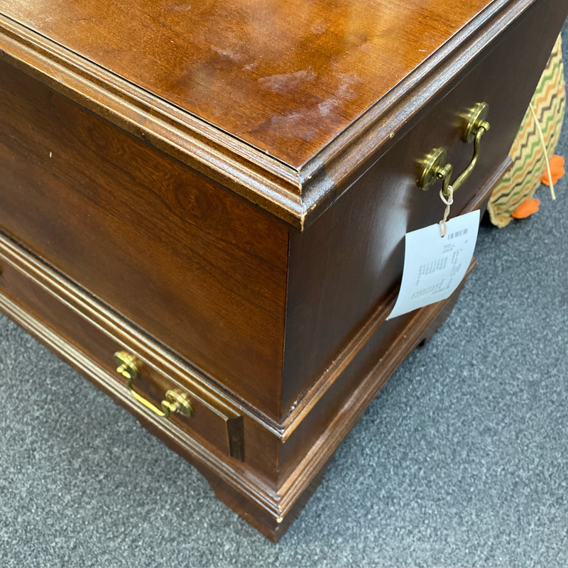Wood Trunk / Chest (floor sz)