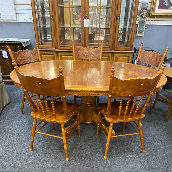 Table ( W/ Chairs)