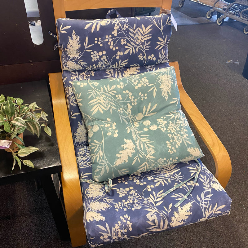 Wood and fabric Chair (Accent - single)