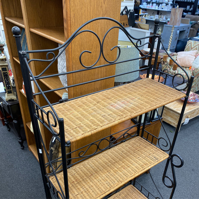 wicker & metal Rack (Baker's)