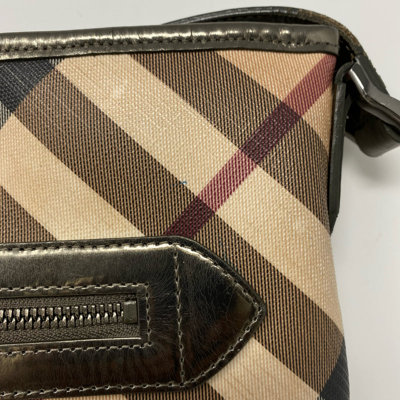 Burberry designer  purse
