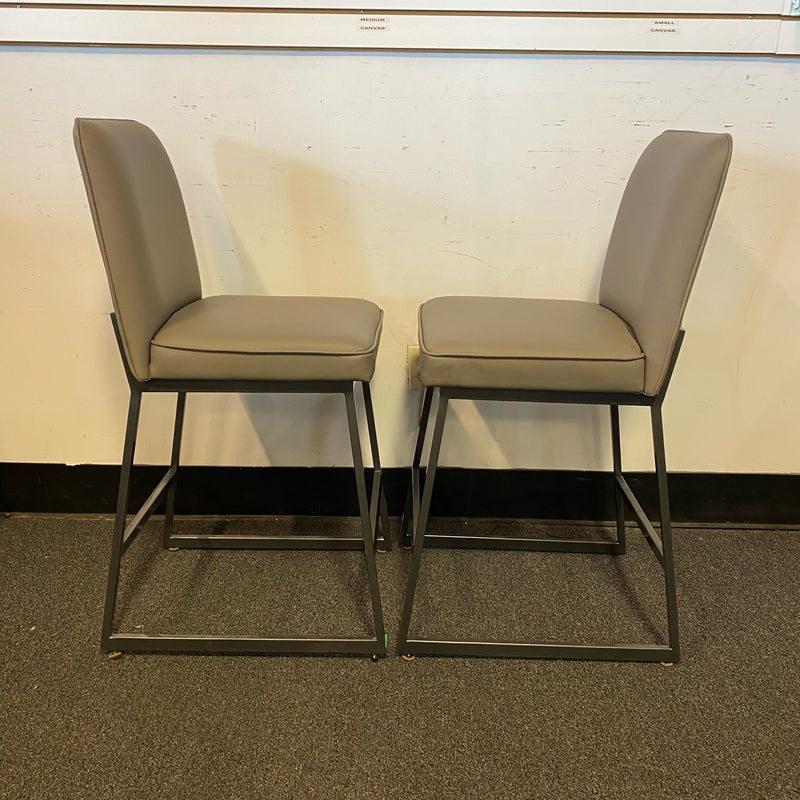 Stool (Bar - With Back)