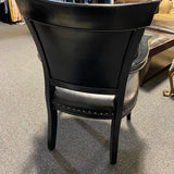 Captain's chair