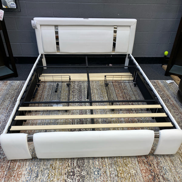 Bed (Queen)