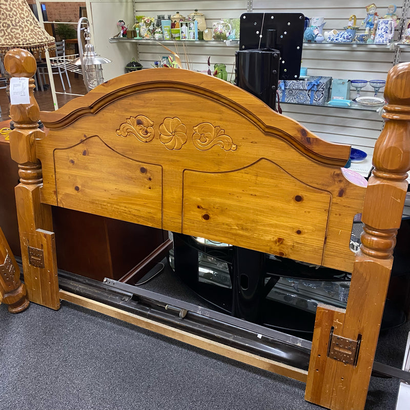 Wood Bed (Queen)