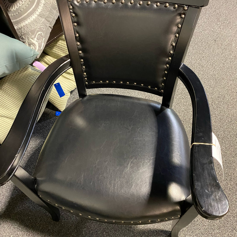 Captain's chair
