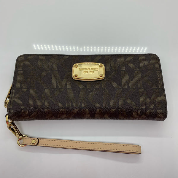 Michael Kors designer  wristlet