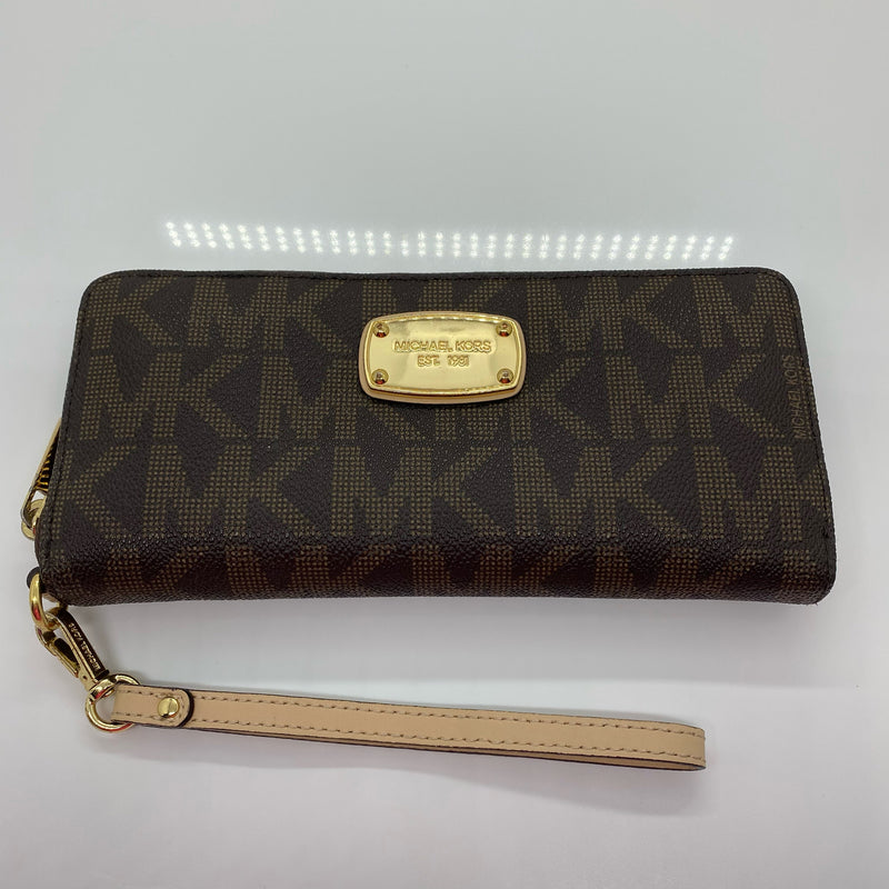 Michael Kors designer  wristlet