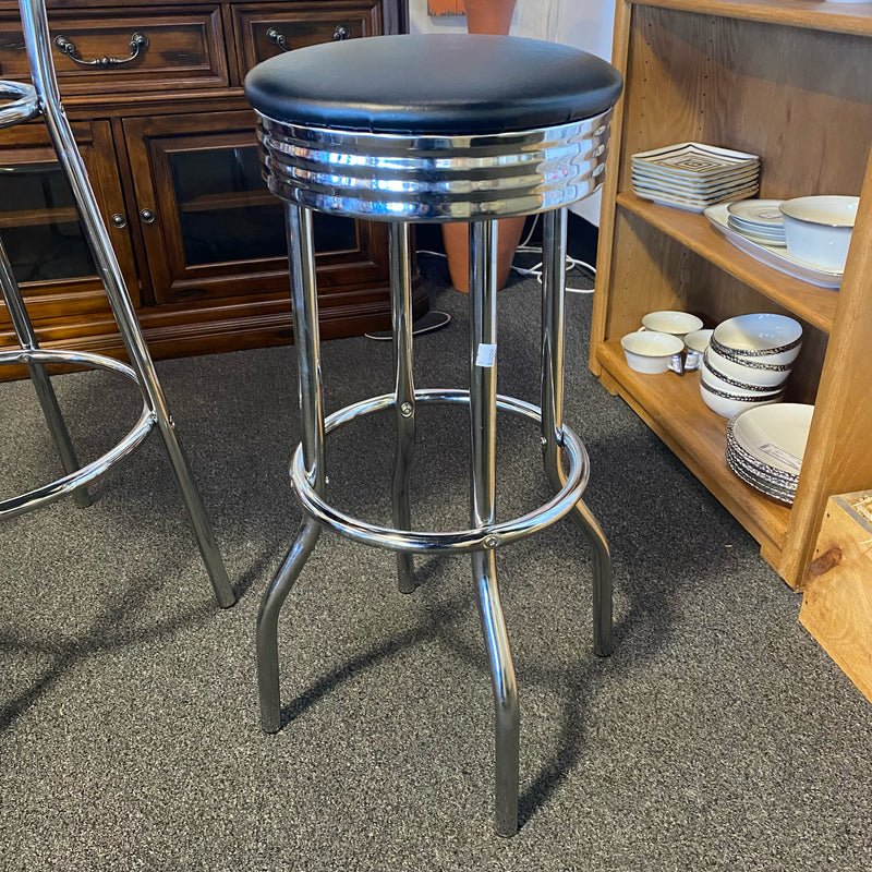 Metal Table ( W/ Chairs)